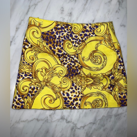 Versace girls skirt - Picture 4 of 4
